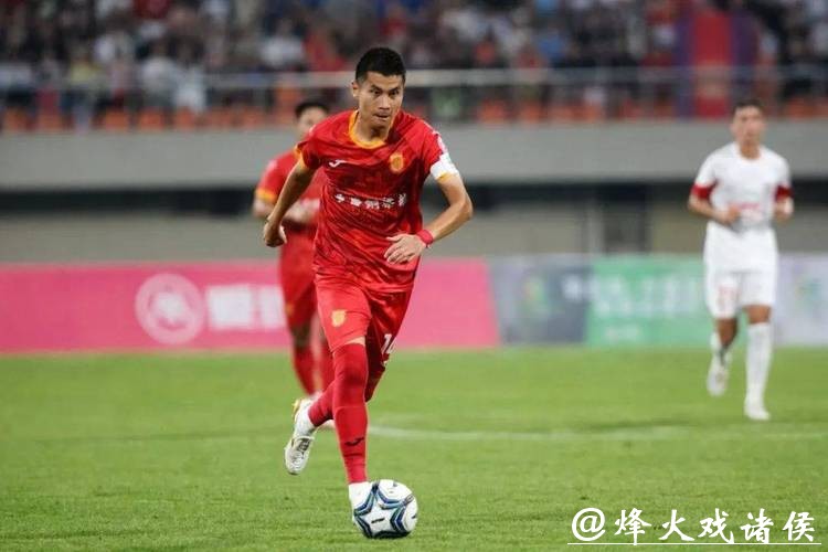 中甲“本土射手王”完成自我救赎，赛前黄希扬私信向余望：不进决赛不准回来