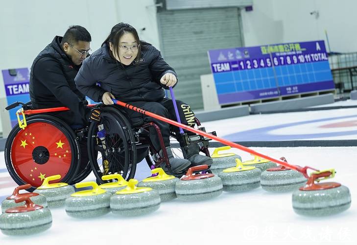 中国轮椅冰壶队、残奥冰球队全力备战米兰冬残奥会